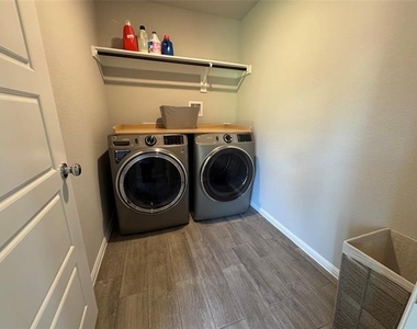 3613 Monte Carlo Lane - Photo Thumbnail 12