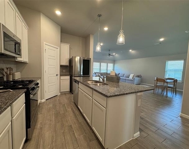 3613 Monte Carlo Lane - Photo Thumbnail 6