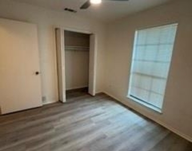 10020 Redondo Drive - Photo Thumbnail 8