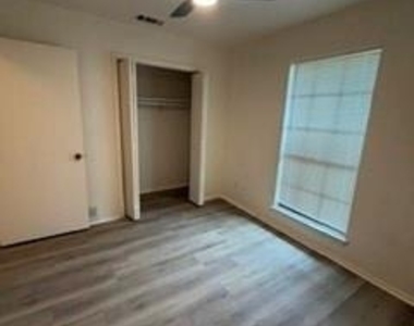 10020 Redondo Drive - Photo Thumbnail 9