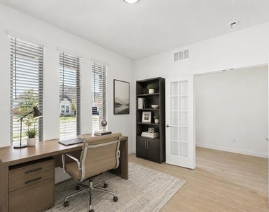 2020 Stonebrook Street - Photo Thumbnail 4