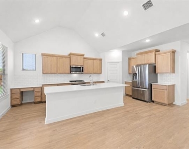 2020 Stonebrook Street - Photo Thumbnail 7
