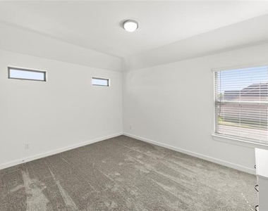 2020 Stonebrook Street - Photo Thumbnail 20