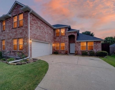 925 Cedar Creek Drive - Photo Thumbnail 1