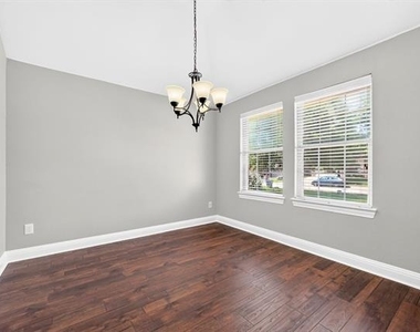 925 Cedar Creek Drive - Photo Thumbnail 3