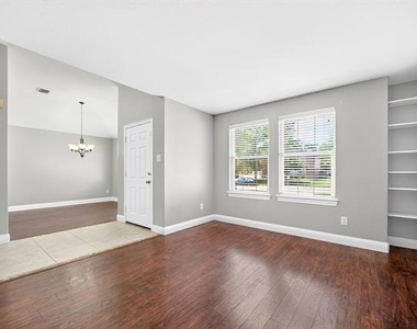 925 Cedar Creek Drive - Photo Thumbnail 2
