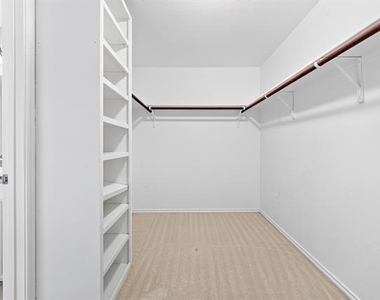 925 Cedar Creek Drive - Photo Thumbnail 18