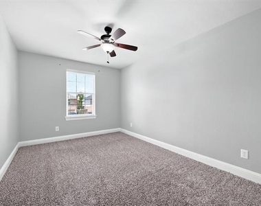 925 Cedar Creek Drive - Photo Thumbnail 23