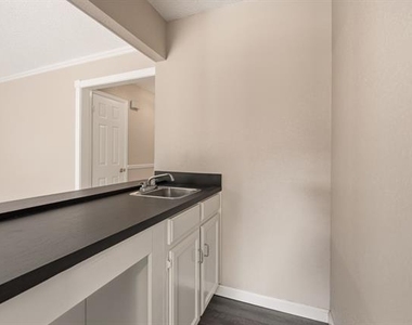 328 Anita Avenue - Photo Thumbnail 6