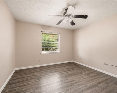 328 Anita Avenue - Photo Thumbnail 19
