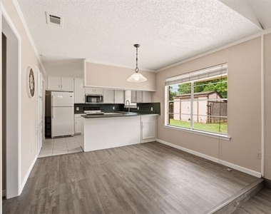328 Anita Avenue - Photo Thumbnail 7