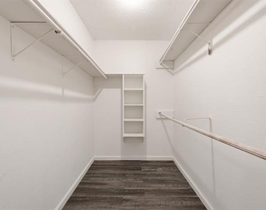 328 Anita Avenue - Photo Thumbnail 18