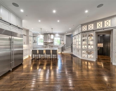 3548 Bryn Mawr - Photo Thumbnail 2