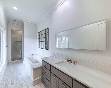 3548 Bryn Mawr - Photo Thumbnail 25