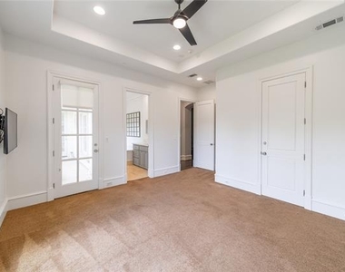 3548 Bryn Mawr - Photo Thumbnail 24