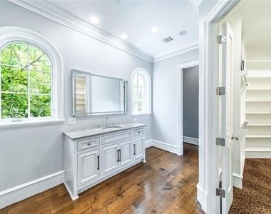 3548 Bryn Mawr - Photo Thumbnail 21