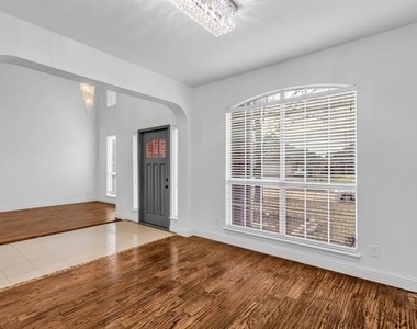 3010 Lena Drive - Photo Thumbnail 6