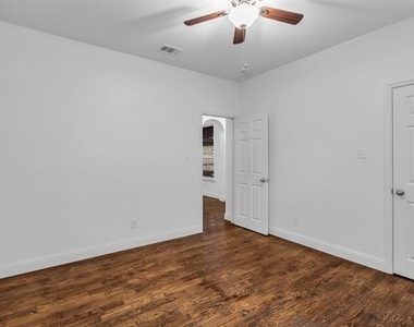 3010 Lena Drive - Photo Thumbnail 22