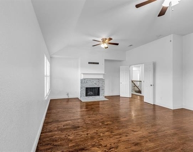 3010 Lena Drive - Photo Thumbnail 21