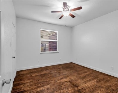 3010 Lena Drive - Photo Thumbnail 17