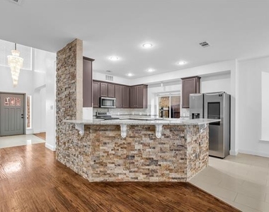 3010 Lena Drive - Photo Thumbnail 11