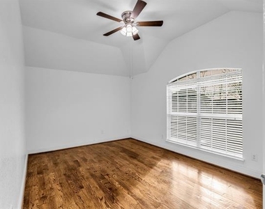 3010 Lena Drive - Photo Thumbnail 25