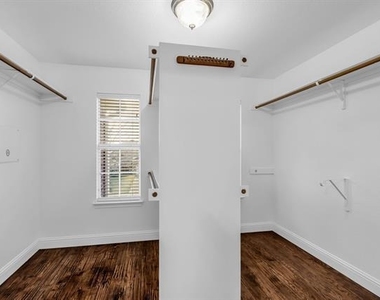 3010 Lena Drive - Photo Thumbnail 32