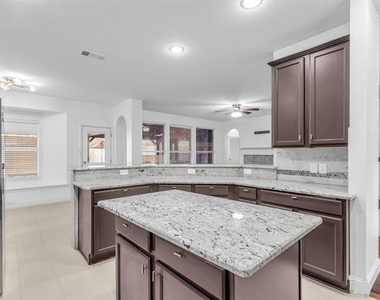 3010 Lena Drive - Photo Thumbnail 9