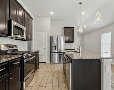 14009 Danesdale Drive - Photo Thumbnail 6