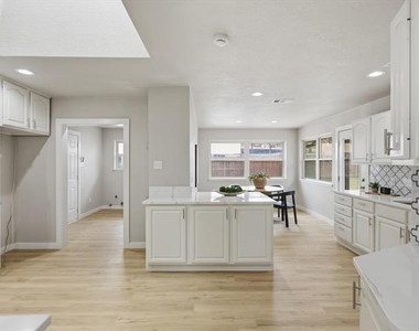 3716 Sweetbriar Lane - Photo Thumbnail 6