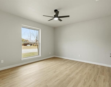3716 Sweetbriar Lane - Photo Thumbnail 32