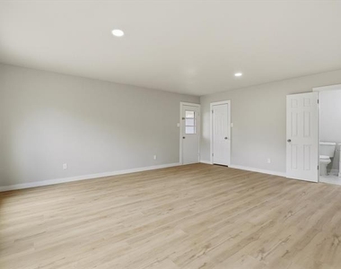 3716 Sweetbriar Lane - Photo Thumbnail 28