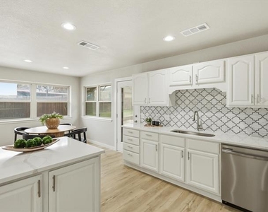 3716 Sweetbriar Lane - Photo Thumbnail 9