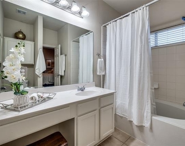1375 Kingston Place - Photo Thumbnail 17