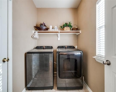 1375 Kingston Place - Photo Thumbnail 14