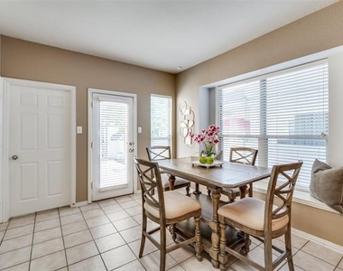 1375 Kingston Place - Photo Thumbnail 12