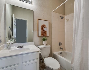 1375 Kingston Place - Photo Thumbnail 19