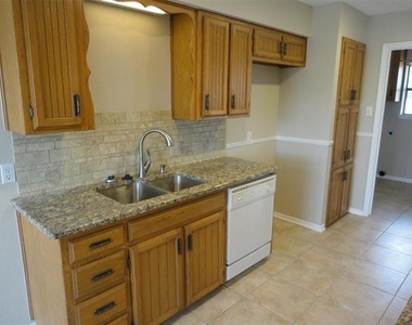 7517 Cimarron Drive - Photo Thumbnail 4