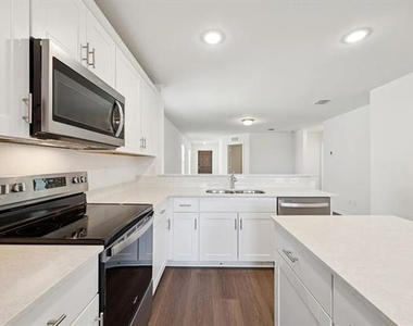 1135 Loch Way - Photo Thumbnail 4