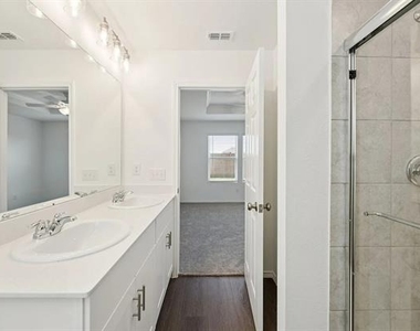 1135 Loch Way - Photo Thumbnail 7