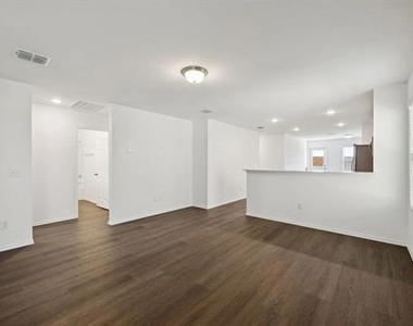1135 Loch Way - Photo Thumbnail 1