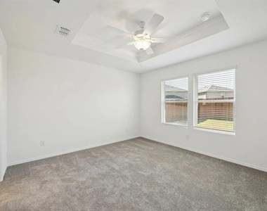 1135 Loch Way - Photo Thumbnail 6