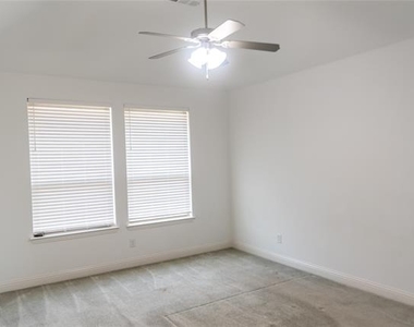 1000 Hoxton Road - Photo Thumbnail 7