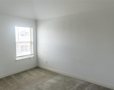 1000 Hoxton Road - Photo Thumbnail 17