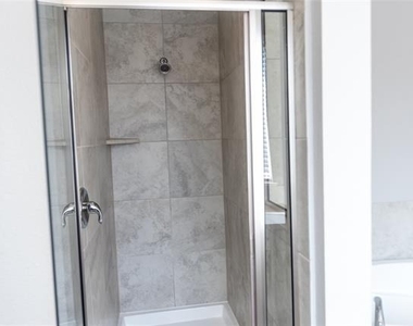 1000 Hoxton Road - Photo Thumbnail 12
