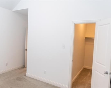1000 Hoxton Road - Photo Thumbnail 33