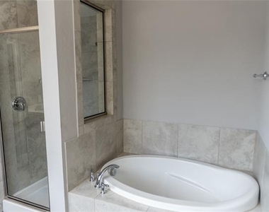 1000 Hoxton Road - Photo Thumbnail 36