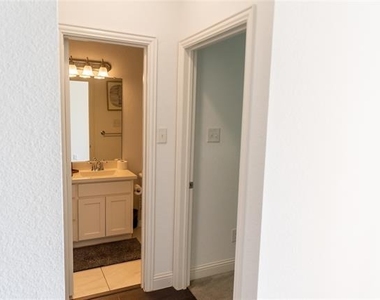 1000 Hoxton Road - Photo Thumbnail 4