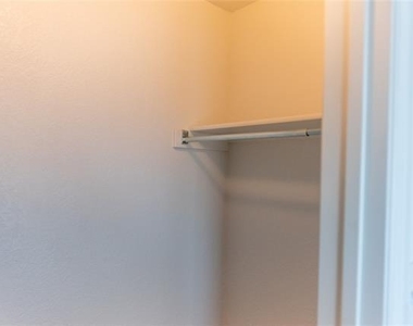 1000 Hoxton Road - Photo Thumbnail 6