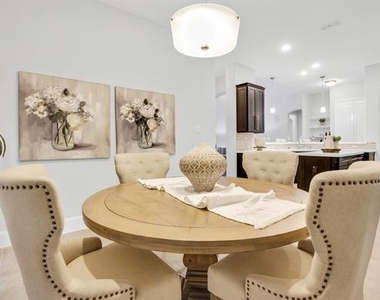 724 Orleans Drive - Photo Thumbnail 9